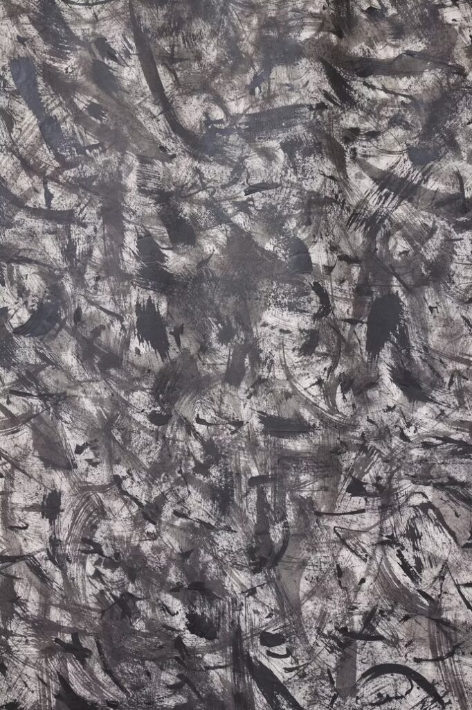 Tinta acrílica e algodão cru, 590 x 175 cm. Foto: Rafael Salim
